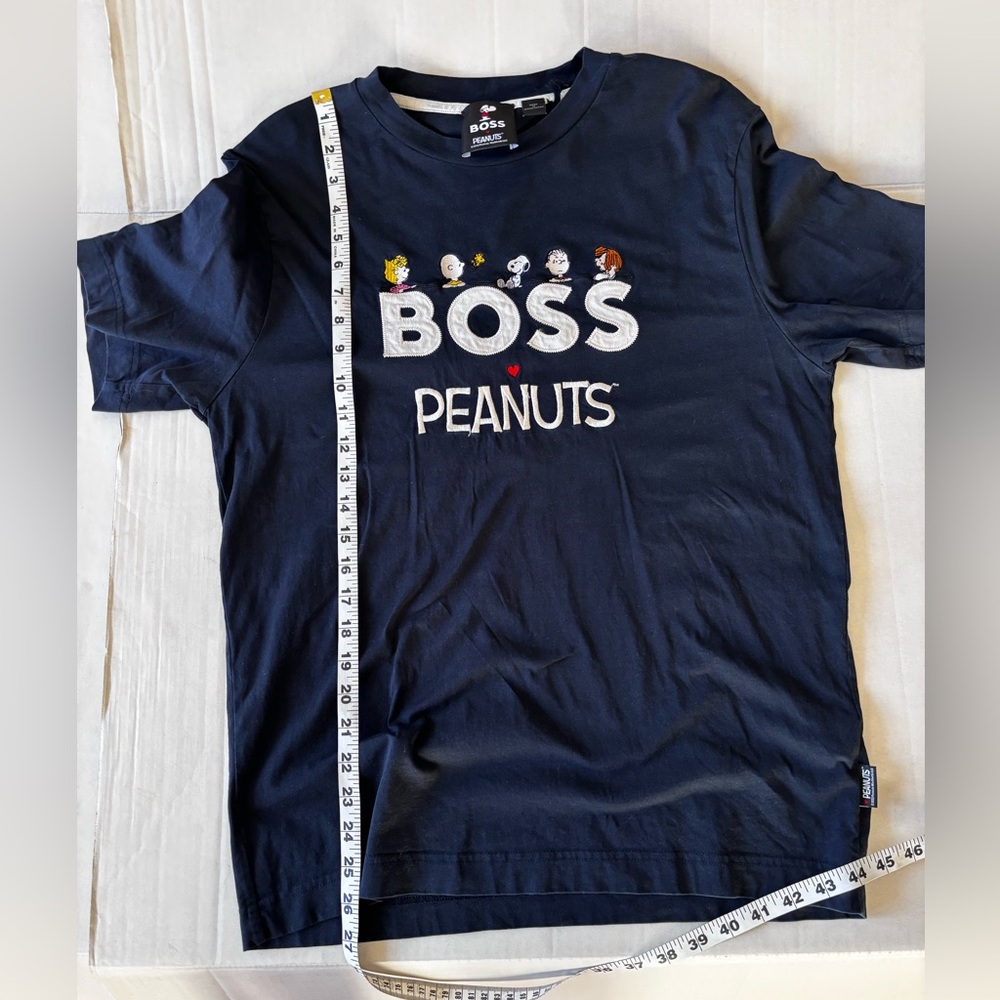 Hugo Boss/ Peanuts collab!
Cotton short sleeve crew neck tee
Small